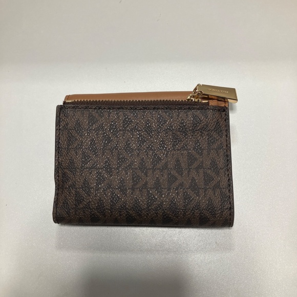 Michael Kors wallet - Picture 4 of 4